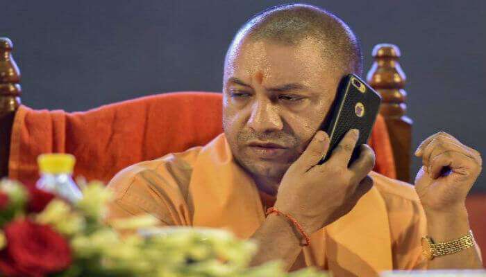 यूपी में सीएम योगी के खिलाफ परिवाद दायर यूपी में सीएम योगी के खिलाफ परिवाद दायर