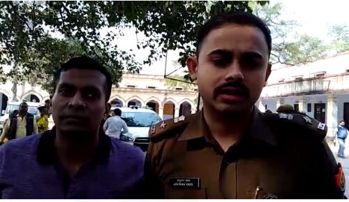 सुल्तानपुर में डीएम और एसपी निकले TET की परीक्षा देखने सुल्तानपुर में डीएम और एसपी निकले TET की परीक्षा देखने