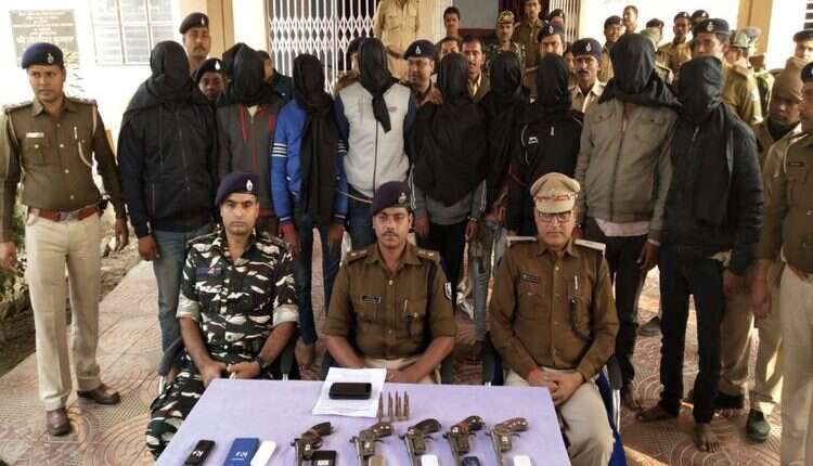 बेगूसराय पुलिस ने मोस्ट वांटेड शशि कुमार सहित आठ अपराधी किये गिरफ्तार बेगूसराय पुलिस ने मोस्ट वांटेड शशि कुमार सहित आठ अपराधी किये गिरफ्तार