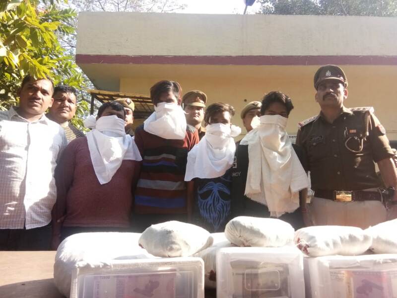 नोएडा की थाना 20 पुलिस ने किया तीन शातिर गिरोह का पर्दाफाश नोएडा की थाना 20 पुलिस ने किया तीन शातिर गिरोह का पर्दाफाश