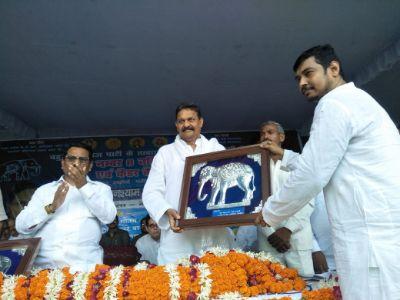 बसपा कार्यकर्ताओं में अफजाल अंसारी ने भरा जोश बसपा कार्यकर्ताओं में अफजाल अंसारी ने भरा जोश