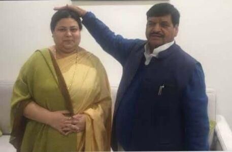 बरेली में बसपा को झटका, सेक्युलर मोर्चा में शामिल हुई बड़ी नेता बरेली में बसपा को झटका, सेक्युलर मोर्चा में शामिल हुई बड़ी नेता
