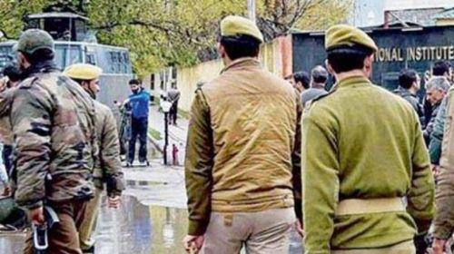 श्रीनगर में विधायक का सुरक्षाकर्मी पांच AK-47 सहित नौ राइफल लेकर फरार, सर्च ऑपरेशन जारी