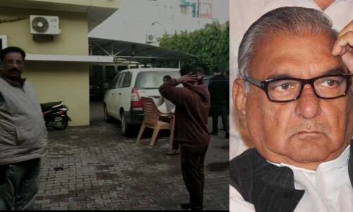 हरियाणा के पूर्व मुख्यमंत्री हुड्डा के घर समेत 30 ठिकानों पर CBI की छापेमारी! हरियाणा के पूर्व मुख्यमंत्री हुड्डा के घर समेत 30 ठिकानों पर CBI की छापेमारी!