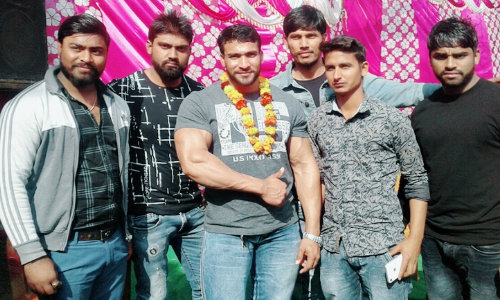 दादूपुर गांव के अजय रावल ने राष्ट्रीय बॉडी बिल्डिंग प्रतियोगिता में गोल्ड मेडल जीता, ग्रामीणों ने किया भव्य स्वागत