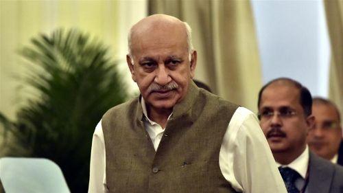 #MeToo:एमजे अकबर पहुंचे कोर्ट, पत्रकार प्रिया रमानी के खिलाफ दर्ज कराया आपराधिक मानहानि का मुकदमा