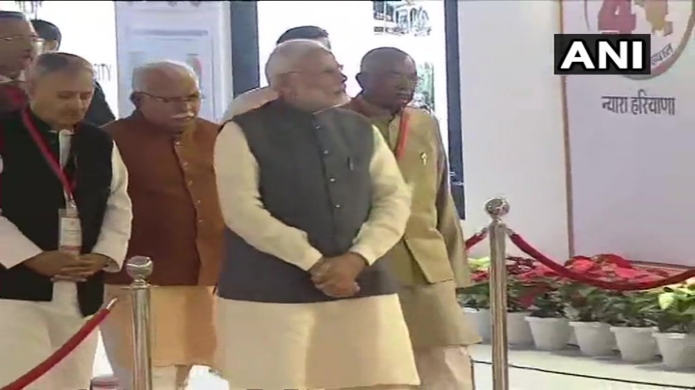 LIVE: वेस्टर्न पेरिफेरल एक्सप्रेसवे का उद्घाटन करने पहुंचे PM मोदी, दिल्ली से घटेगा गाड़ियों का बोझ LIVE: वेस्टर्न पेरिफेरल एक्सप्रेसवे का उद्घाटन करने पहुंचे PM मोदी, दिल्ली से घटेगा गाड़ियों का बोझ