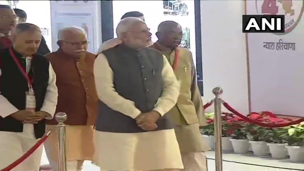 LIVE: वेस्टर्न पेरिफेरल एक्सप्रेसवे का उद्घाटन करने पहुंचे PM मोदी, दिल्ली से घटेगा गाड़ियों का बोझ