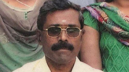 क्लास में छात्रों को पढ़ा रहे हेडमास्टर की 20 छात्रों के सामने दिनदहाड़े हत्या से हड़कंप! क्लास में छात्रों को पढ़ा रहे हेडमास्टर की 20 छात्रों के सामने दिनदहाड़े हत्या से हड़कंप!