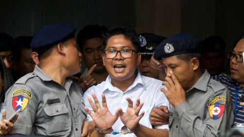 म्यांमार : रोहिंग्या पर कवरेज को लेकर 2 पत्रकारों को 7 साल की सजा