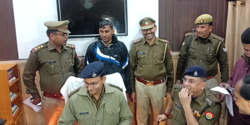 गाजियाबाद पुलिस की बड़ी कामयाबी, एसएचओ निवाड़ी ने चार्ज लेते ही 48 घंटे में खोला डबल मर्डर केस गाजियाबाद पुलिस की बड़ी कामयाबी, एसएचओ निवाड़ी ने चार्ज लेते ही 48 घंटे में खोला डबल मर्डर केस