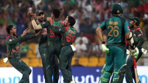 बांग्लादेश से हारकर एशिया कप से बाहर हुआ पाकिस्तान, सोशल मीडिया पर उड़ रहा मजाक