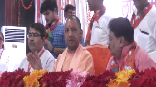 मुख्यमंत्री याेगी आदित्यनाथ ने सहारनपुर में ली लोकसभा संचालन समिति की मीटिंग मुख्यमंत्री याेगी आदित्यनाथ ने सहारनपुर में ली लोकसभा संचालन समिति की मीटिंग