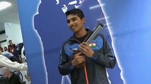 AsianGames : 16 साल के सौरभ चौधरी ने 10 मीटर एअर पिस्टल में भारत को दिलाया तीसरा गोल्ड मेडल AsianGames : 16 साल के सौरभ चौधरी ने 10 मीटर एअर पिस्टल में भारत को दिलाया तीसरा गोल्ड मेडल