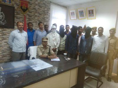 संतकबीर नगर पुलिस ने अंतर्जनपदीय वाहन चोर गैंग के 4 सदस्य किए गिरफ्तार