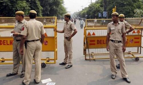 पति की हत्या कर 8 टुकड़ों में काटकर घर में दफनाया, खुलासा सुनकर पुलिस के भी उड़े होश पति की हत्या कर 8 टुकड़ों में काटकर घर में दफनाया, खुलासा सुनकर पुलिस के भी उड़े होश