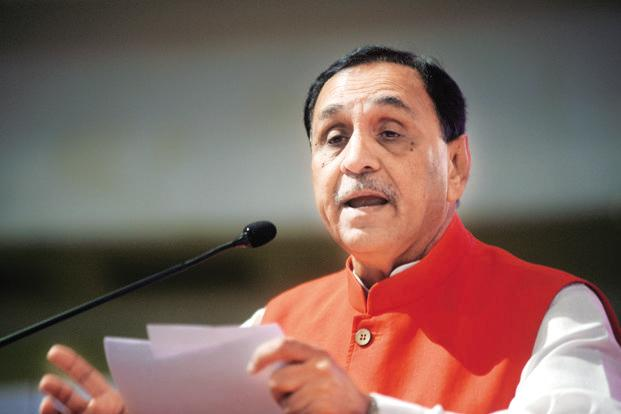 अब किसानों पर मेहरबान हुई गुजरात सरकार, 650 करोड़ का बिजली बिल किया माफ अब किसानों पर मेहरबान हुई गुजरात सरकार, 650 करोड़ का बिजली बिल किया माफ