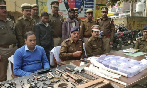 कासगंज पुलिस की बड़ी सफलता, सिढ़पुरा पुलिस ने किया अवैध शस्त्र फैक्ट्री का भंडाफोड़