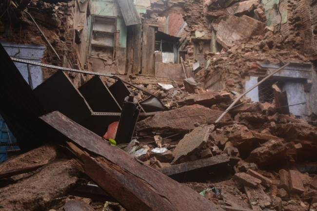 बिहार में बड़ा हादसा, जहानाबाद में मकान का हिस्सा ढहने से 4 लोगों की दर्दनाक मौत बिहार में बड़ा हादसा, जहानाबाद में मकान का हिस्सा ढहने से 4 लोगों की दर्दनाक मौत