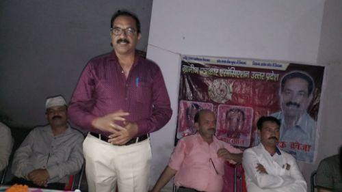 समाज का दर्पण बनने का काम करें पत्रकार : आलोक तनेजा समाज का दर्पण बनने का काम करें पत्रकार : आलोक तनेजा
