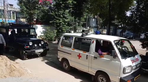 बिजनौर जिले में एम्बुलेंस के सहारे यूपी पुलिस की गाड़ियां! बिजनौर जिले में एम्बुलेंस के सहारे यूपी पुलिस की गाड़ियां!