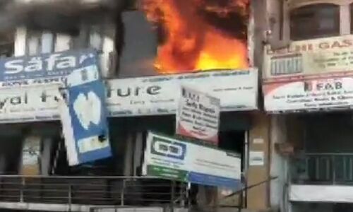 दिल्ली के जामियानगर इलाके में अब्दुल फजल एनक्लेव में भीषण आग, 2 बच्चों की मौत दिल्ली के जामियानगर इलाके में अब्दुल फजल एनक्लेव में भीषण आग, 2 बच्चों की मौत