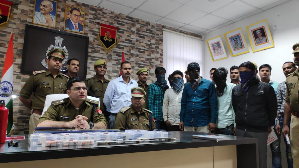संतकबीरनगर पुलिस की बड़ी कामयाबी, अंतर्जनपदीय एटीएम फ्रॉड गैंग का किया पर्दाफाश संतकबीरनगर पुलिस की बड़ी कामयाबी, अंतर्जनपदीय एटीएम फ्रॉड गैंग का किया पर्दाफाश