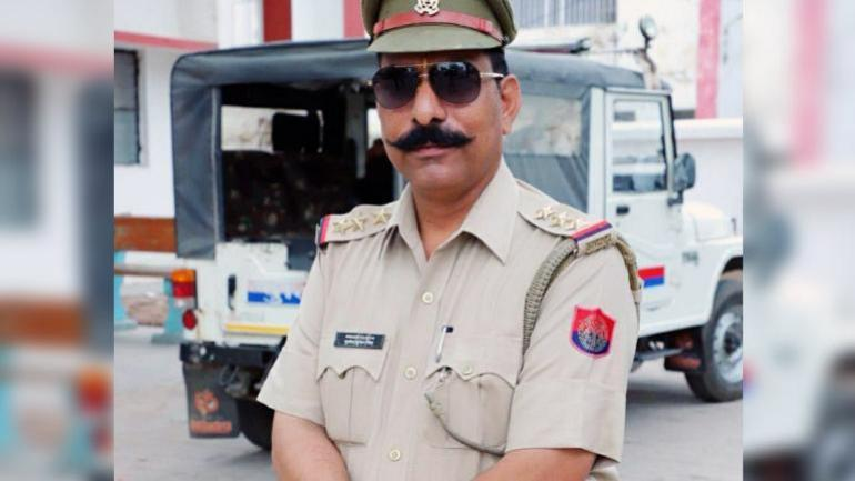 बुलंदशहर हिंसा: इंस्पेक्टर सुबोध कुमार को गोली मारने वाला मुख्य आरोपी गिरफ्तार बुलंदशहर हिंसा: इंस्पेक्टर सुबोध कुमार को गोली मारने वाला मुख्य आरोपी गिरफ्तार