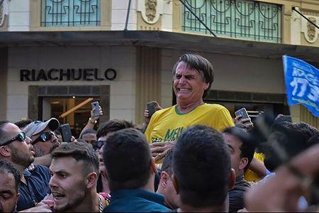 ब्राजील में राष्ट्रपति पद के उम्मीदवार जेयर बोल्सोनारो पर चाकू से हमला, अस्पताल में भर्ती