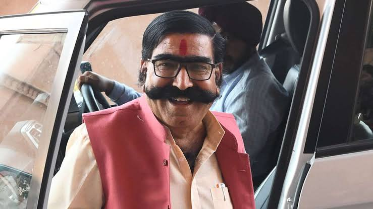 टिकट न मिलने से नाराज बीजेपी सांसद ज्ञानदेव आहूजा ने छोड़ी पार्टी, दिया बड़ा बयान! टिकट न मिलने से नाराज बीजेपी सांसद ज्ञानदेव आहूजा ने छोड़ी पार्टी, दिया बड़ा बयान!