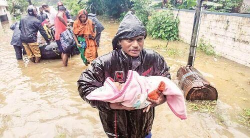 केरल तबाही का सिलसिला जारी : अब तक 94 की मौत, अटलजी के अंतिम संस्कार के तुरंत बाद बाढ़ पीड़ितों का हाल जानने जाएंगे PM मोदी केरल तबाही का सिलसिला जारी : अब तक 94 की मौत, अटलजी के अंतिम संस्कार के तुरंत बाद बाढ़ पीड़ितों का हाल जानने जाएंगे PM मोदी
