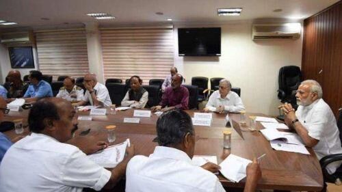 केरल में बाढ़ पीड़ितों के लिए 500 करोड़ की मदद का ऐलान :पीएम मोदी केरल में बाढ़ पीड़ितों के लिए 500 करोड़ की मदद का ऐलान :पीएम मोदी