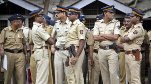 इलाहाबाद में एक ही परिवार के 5 लोगों के शव मिले , फ्रिज और अलमारी में बंद पाए गए शव इलाहाबाद में एक ही परिवार के 5 लोगों के शव मिले , फ्रिज और अलमारी में बंद पाए गए शव