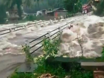 केरल में बारिश का कहर जारी - अभी तक 26 लोगों की मौत केरल में बारिश का कहर जारी - अभी तक 26 लोगों की मौत
