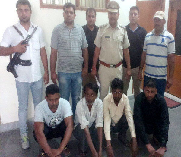 8 मिनट में कर लेते थे 78 हजार का तेल चोरी, तरीका सुनकर चौंक जाएंगे 8 मिनट में कर लेते थे 78 हजार का तेल चोरी, तरीका सुनकर चौंक जाएंगे