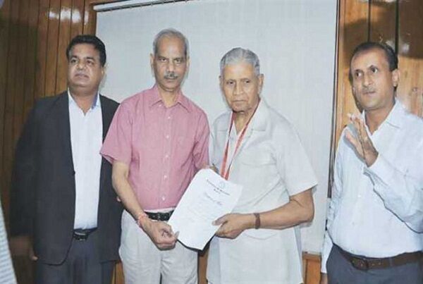 47 साल बाद रिटायर्ड आईएएस ने जीता गोल्ड मेडल, पढ़े कैसे 47 साल बाद रिटायर्ड आईएएस ने जीता गोल्ड मेडल, पढ़े कैसे