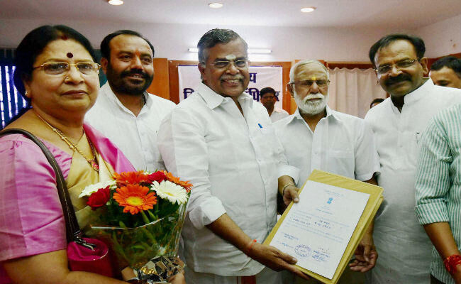 भाजपा प्रत्याशी एल गणेशन मध्यप्रदेश से राज्यसभा के लिये निर्विरोध निर्वाचित भाजपा प्रत्याशी एल गणेशन मध्यप्रदेश से राज्यसभा के लिये निर्विरोध निर्वाचित