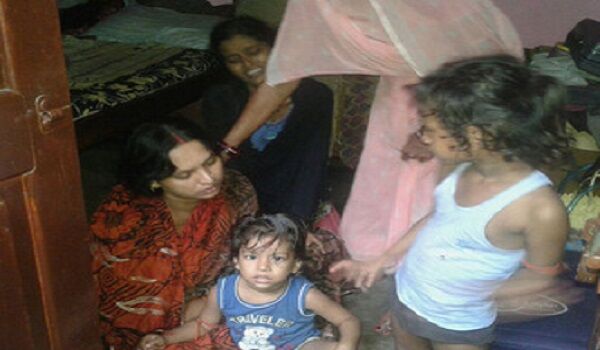 करंट की चपेट में आने से एक ही परिवार के 3 लोगों की मौत करंट की चपेट में आने से एक ही परिवार के 3 लोगों की मौत