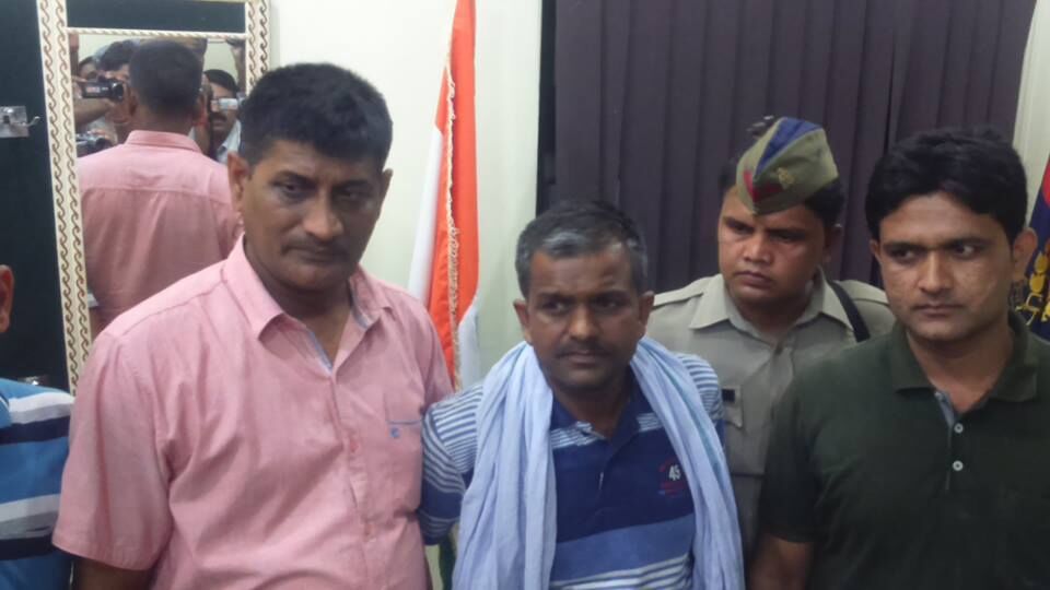 मथुरा कांड का मुख्य आरोपी फाइनेंसर राकेश गुप्ता गिरफ्तार मथुरा कांड का मुख्य आरोपी फाइनेंसर राकेश गुप्ता गिरफ्तार