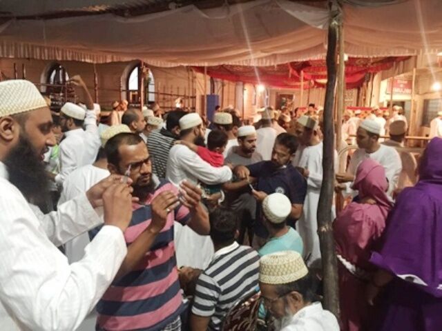 रोजा इफ्तार के बाद बिगड़ी हालत, 2000 लोग अस्पताल में भर्ती