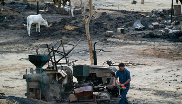 जवाहर बाग में मिला मेड इन अमेरिका लॉन्चर, पुलिस ने दर्ज किया केस जवाहर बाग में मिला मेड इन अमेरिका लॉन्चर, पुलिस ने दर्ज किया केस