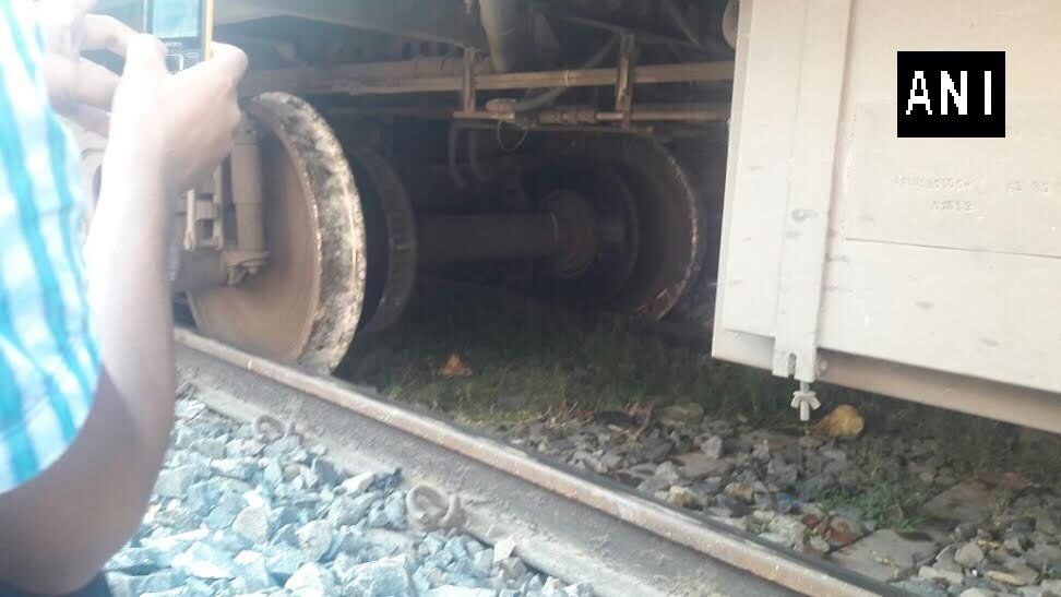 पुरी से दिल्ली जा रही पुरषोत्तम एक्सप्रेस बेपटरी हुई पुरी से दिल्ली जा रही पुरषोत्तम एक्सप्रेस बेपटरी हुई