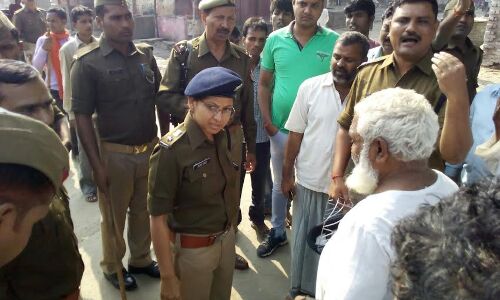 चंदौली में दो गुटों में जमकर हुई मारपीट, भारी बवाल के बाद पुलिस फ़ोर्स तैनात