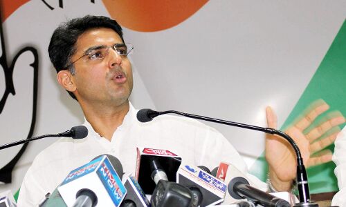 नोटबंदी के बाद देश में आर्थिक अराजकता - सचिन पायलट नोटबंदी के बाद देश में आर्थिक अराजकता - सचिन पायलट