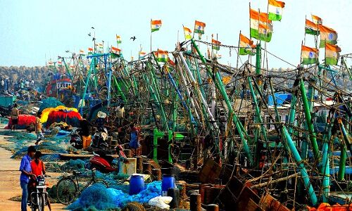 चेन्नई में चक्रवाती तूफान नाडा की चेतावनी जारी चेन्नई में चक्रवाती तूफान नाडा की चेतावनी जारी