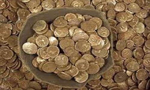 खुदाई के वक्त निकली चांदी से भरी हंडिया, खजाना लेकर मजदूर फरार