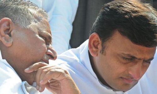 अखिलेश को गृह जनपद में लगा बड़ा झटका, विधायक जिलाध्यक्ष समेत दिया कई ने इस्तीफा