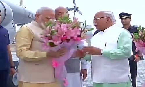 हरियाणा स्वर्ण जयंती समारोह में शामिल होने के लिए गुड़गांव पहुंचे PM मोदी हरियाणा स्वर्ण जयंती समारोह में शामिल होने के लिए गुड़गांव पहुंचे PM मोदी