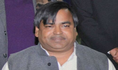 गायत्री प्रजापति समेत 3 लोगों पर आचार संहिता उल्लंघन मामले में FIR दर्ज गायत्री प्रजापति समेत 3 लोगों पर आचार संहिता उल्लंघन मामले में FIR दर्ज