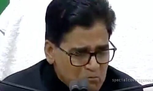 देखें वीडियो: कैसे रो पड़े प्रो रामगोपाल, बोले मेरे साथ अन्याय हुआ!